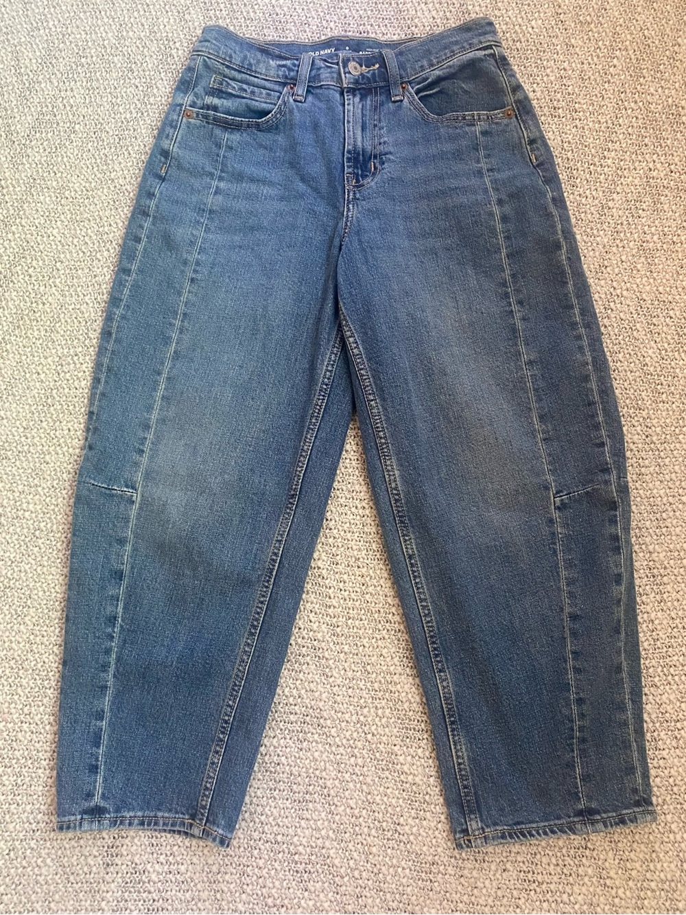Old Navy High Rise Baggy Barrel Jeans Size 0 Petite 0P Seamed Medium Wash Denim